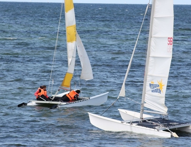 Katamaran-segeln-Ostsee Bild